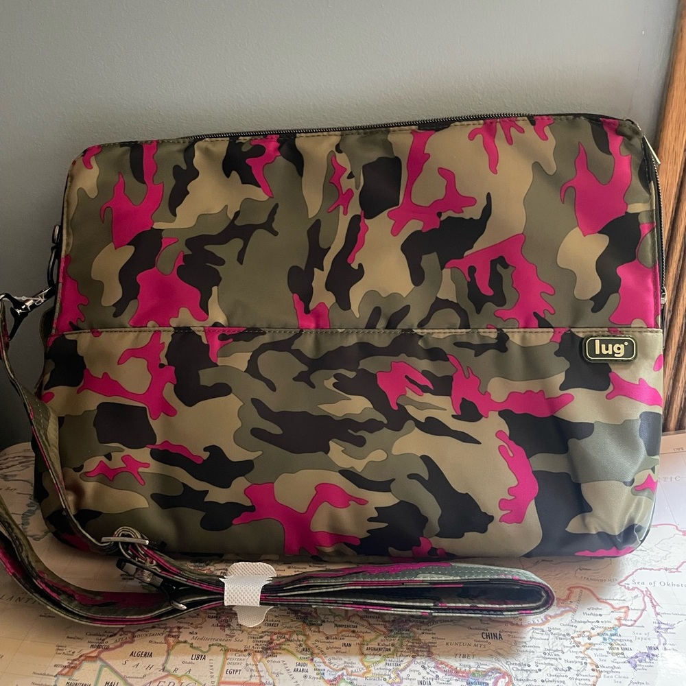 NWT Lug Delta laptop bag Camo Orchid